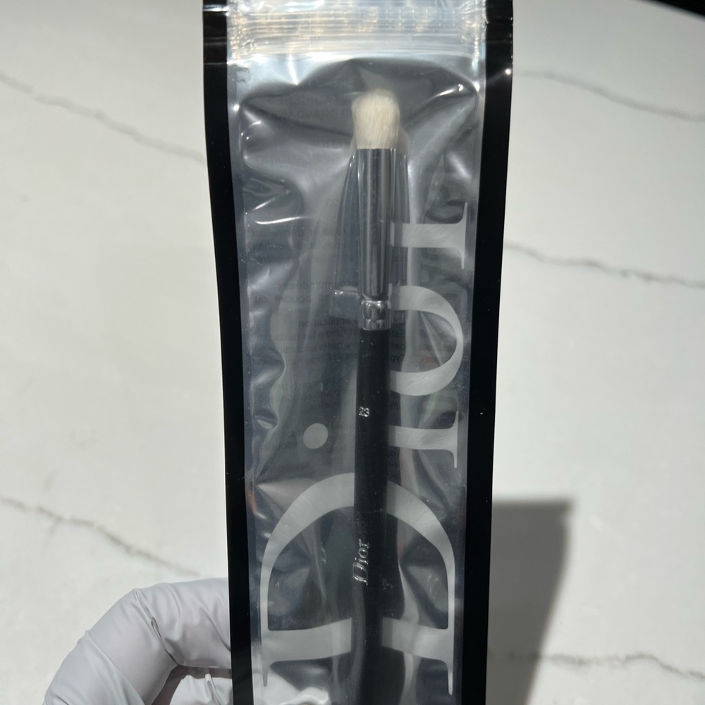 New Dior large eyeshadow brush, new in sealed pouch